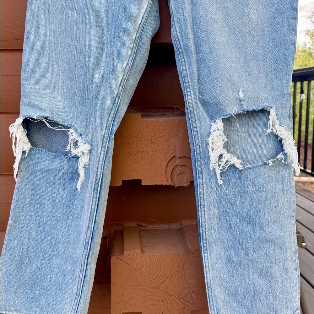 Abercrombie Curve Love 90s Ultra High Rise Straight Jeans - Picture 11 of 16